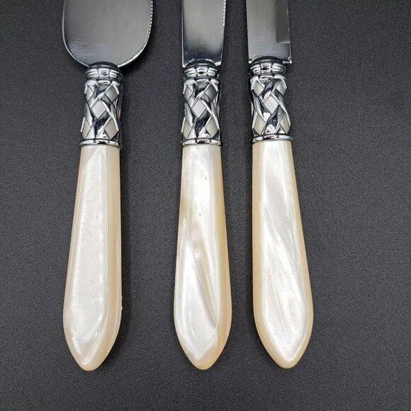 Bugatti For Vietri Mother of Pearl Iridescent Handle Cheese Knife Set of 3 - Picture 2 of 11